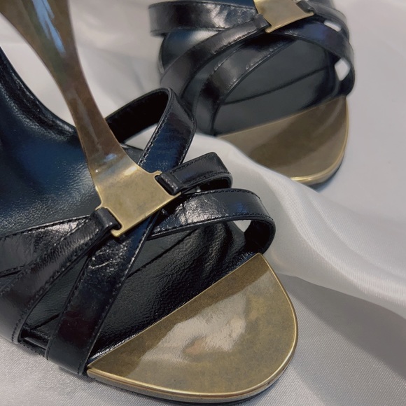 Manolo Blahnik Slingback Pumps - Picture 2 of 11